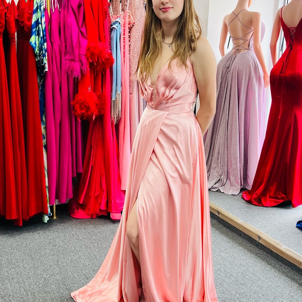 PROM DRESS - Picture 3 of 4